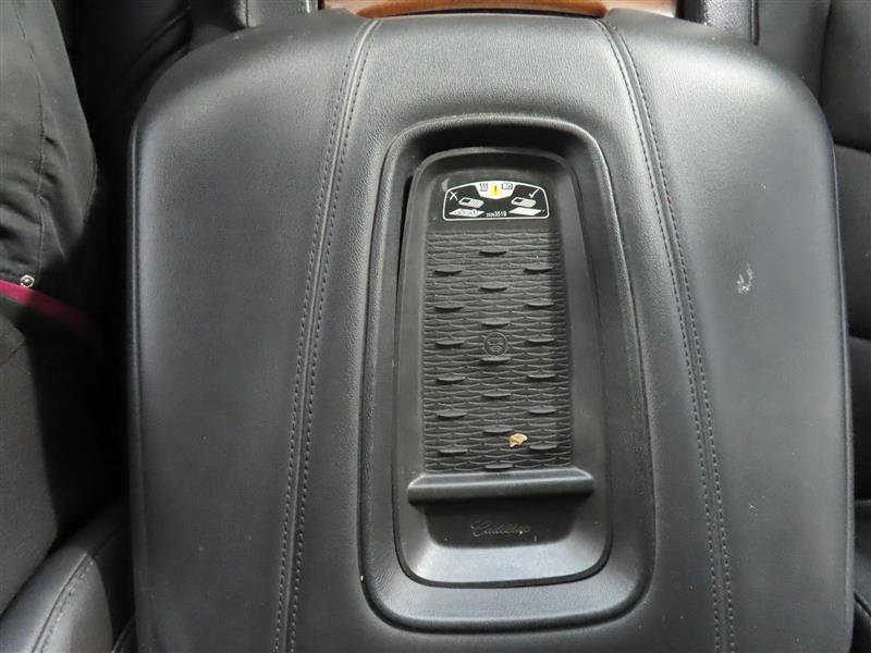 Used 2016 Cadillac Escalade Luxury RWD image 32