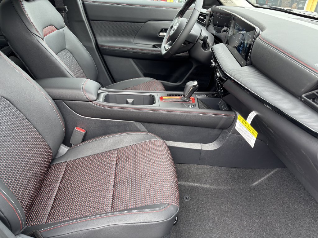 New 2026 Nissan Kicks SR w/ Cold Weather Package AWD/4WD image 31
