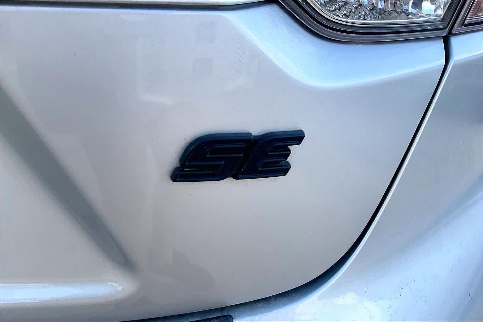 Used 2025 Toyota Corolla SE FWD image 9