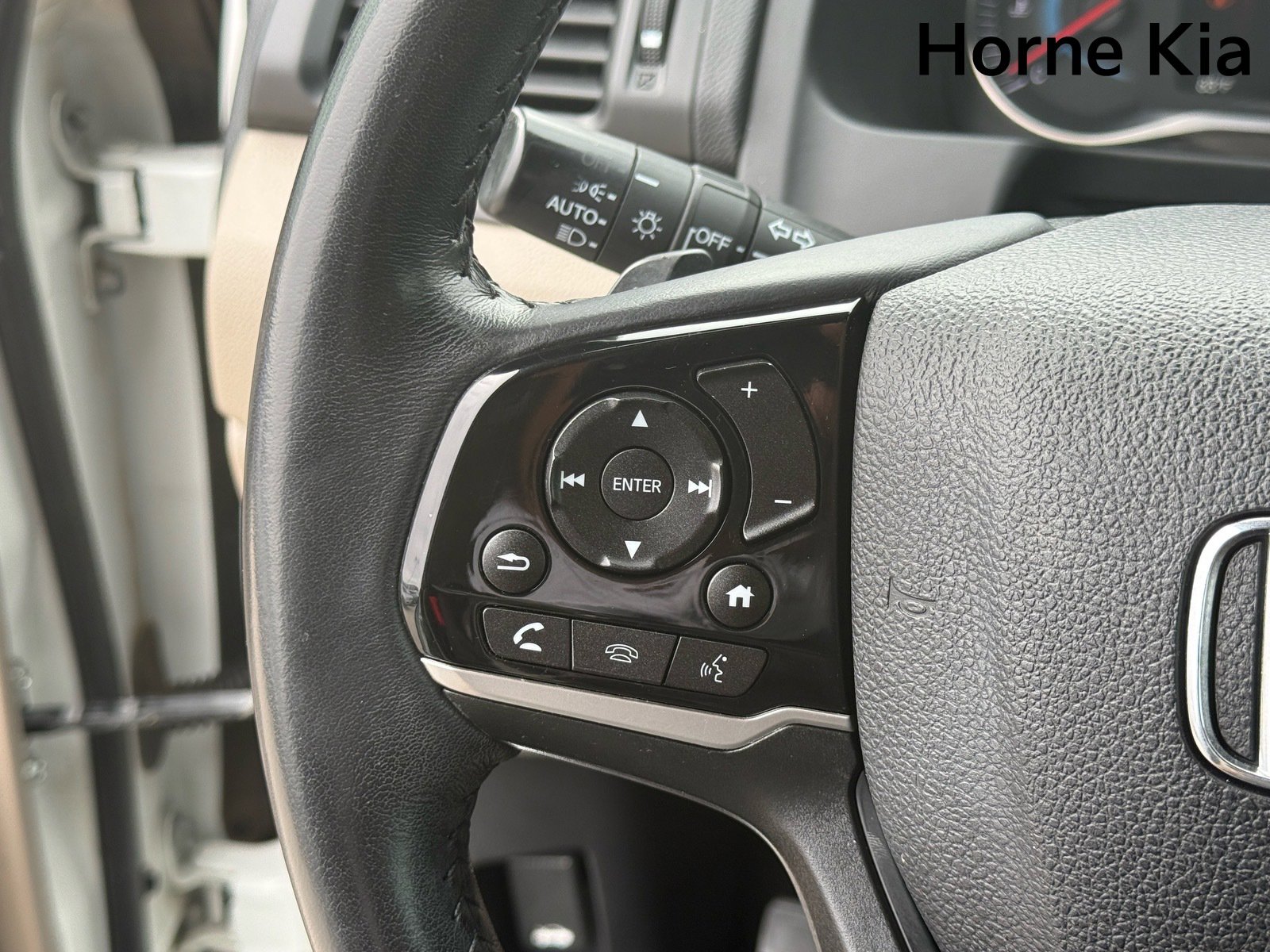 Used 2020 Honda Pilot Touring image 14