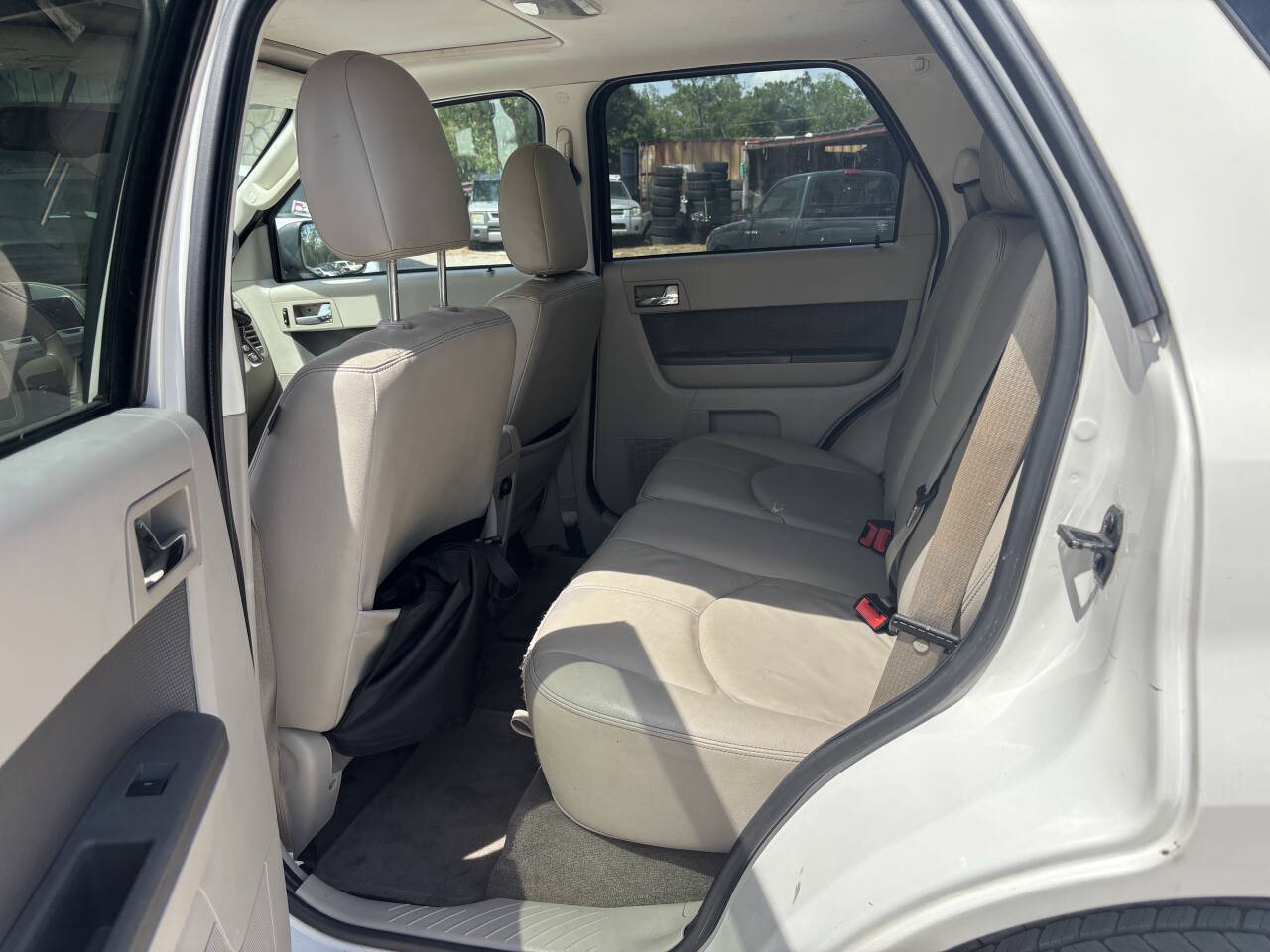 Used 2010 Mercury Mariner 2WD image 14