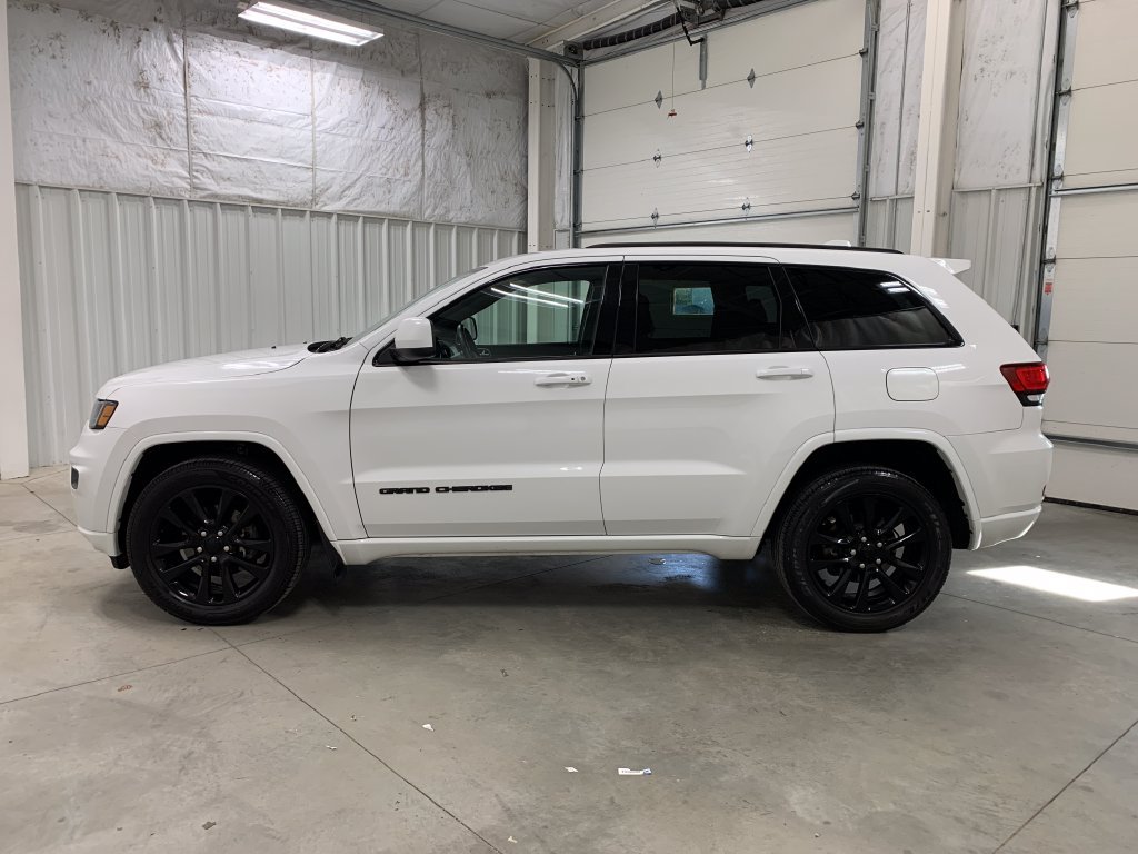 Used 2019 Jeep Grand Cherokee Altitude AWD/4WD image 21