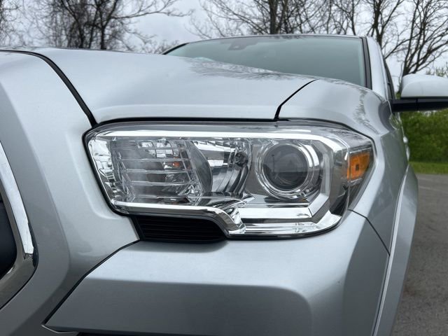 Used 2023 Toyota Tacoma SR5 AWD/4WD image 34
