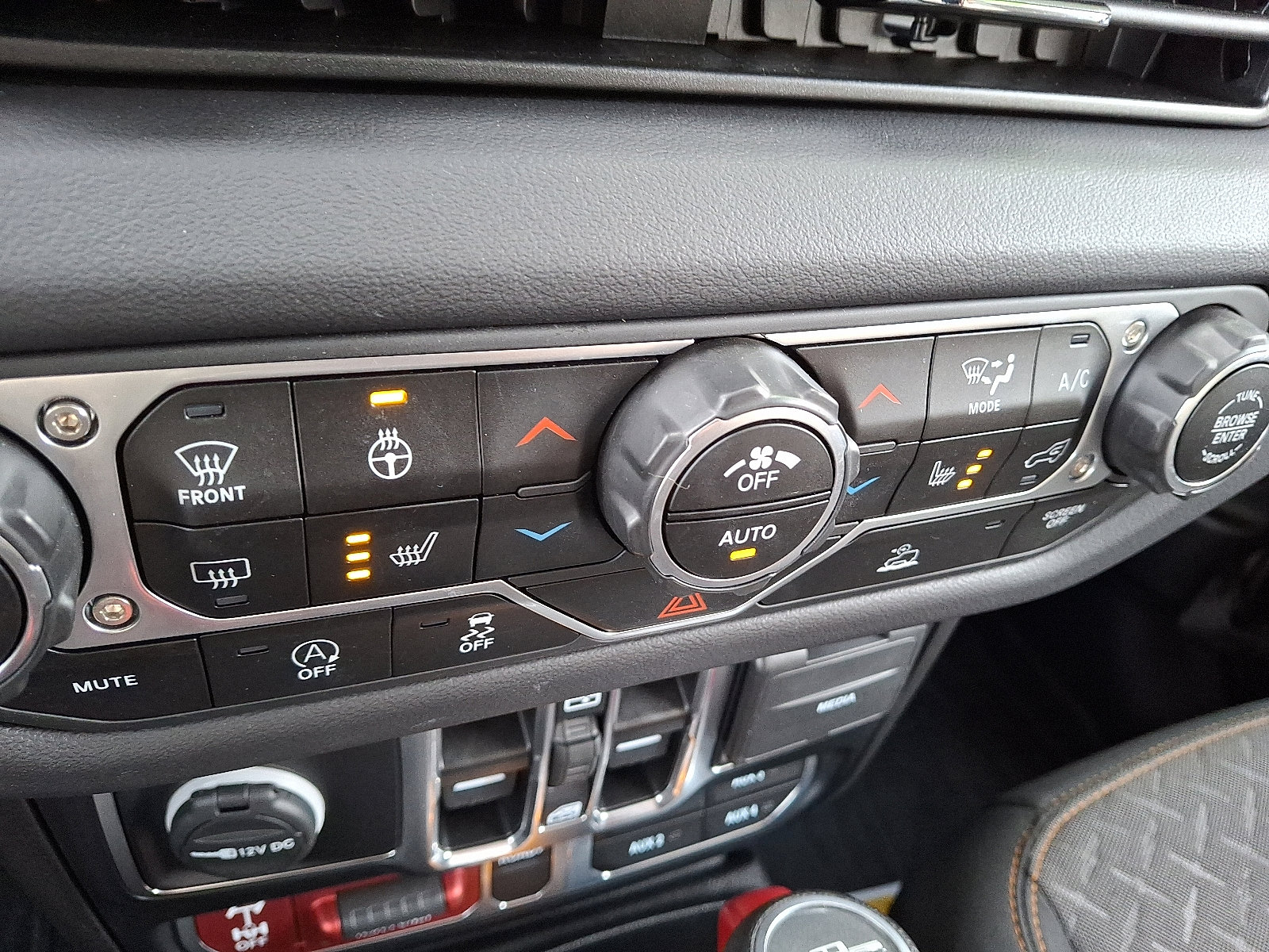 Used 2024 Jeep Gladiator Mojave w/ Convenience Group image 15