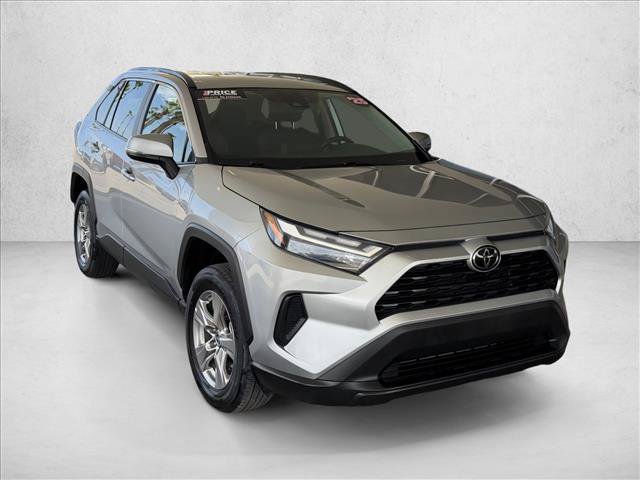 Used 2025 Toyota RAV4 XLE FWD image 5