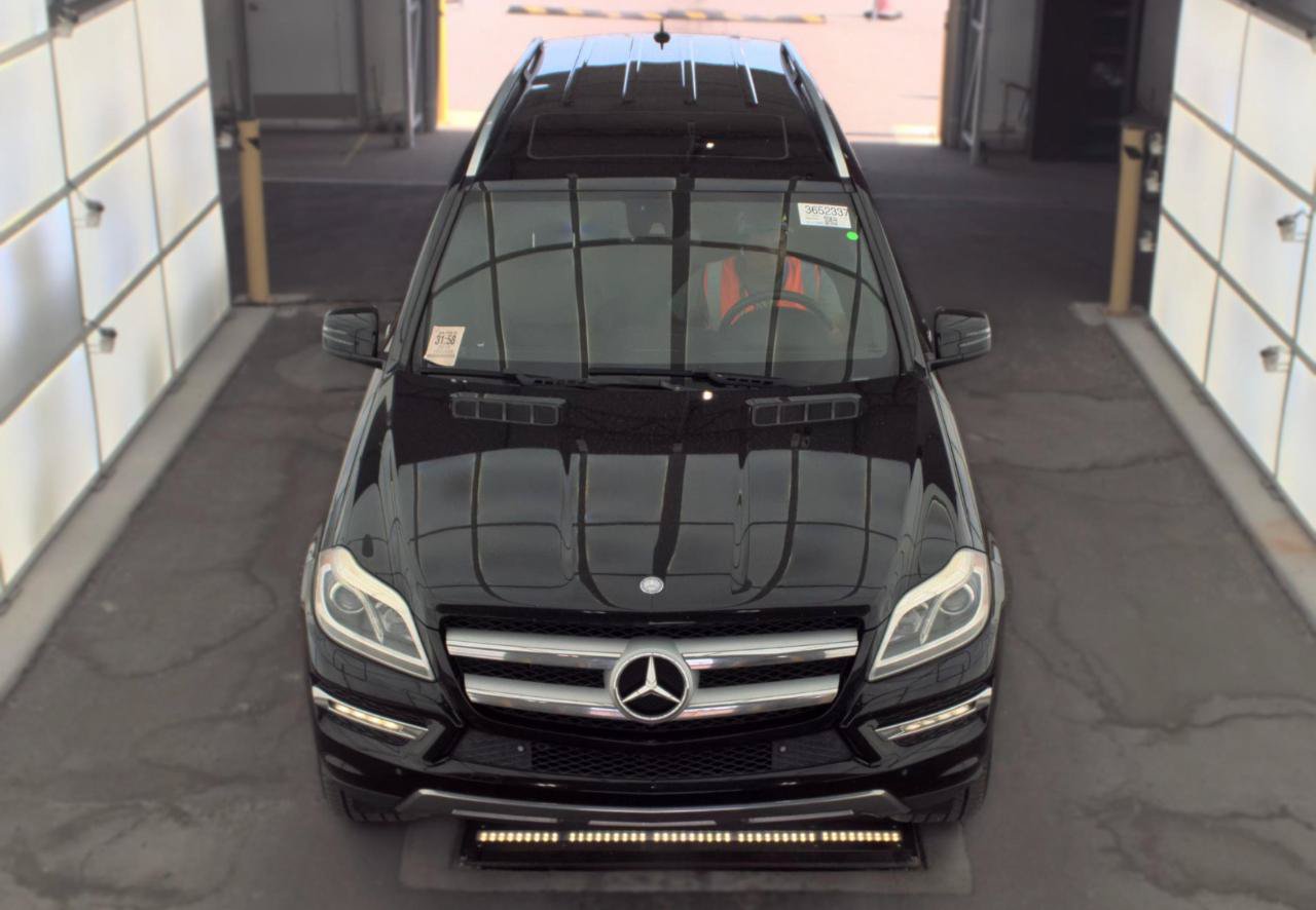 Used 2016 Mercedes-Benz GL 450 4MATIC w/ Premium I Package image 2