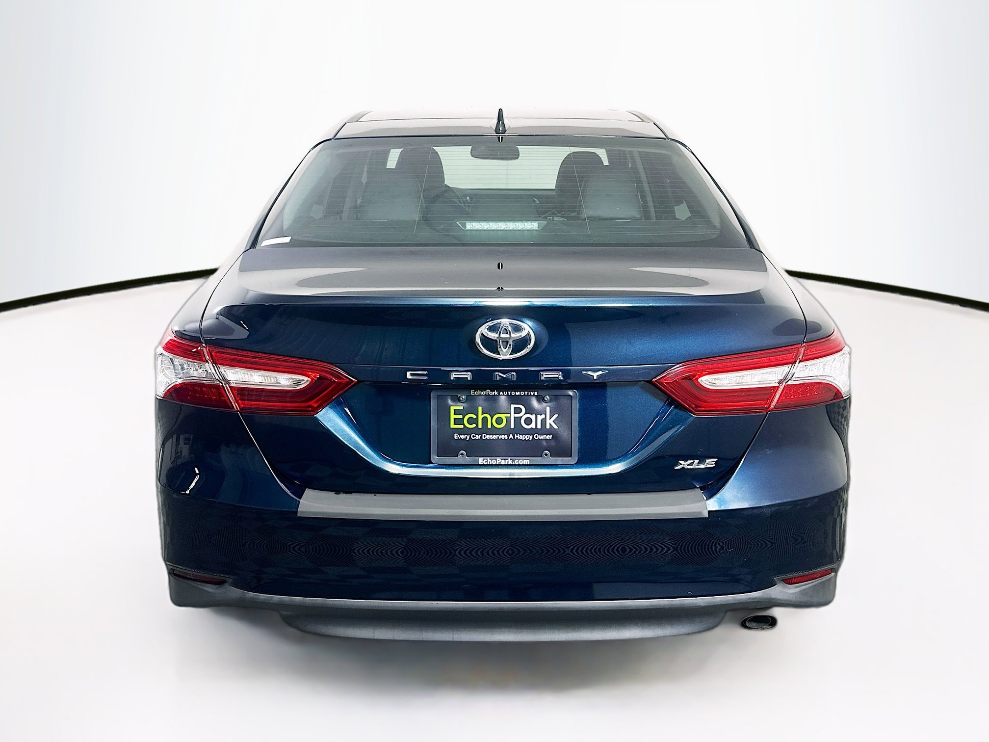 Used 2019 Toyota Camry XLE FWD image 7