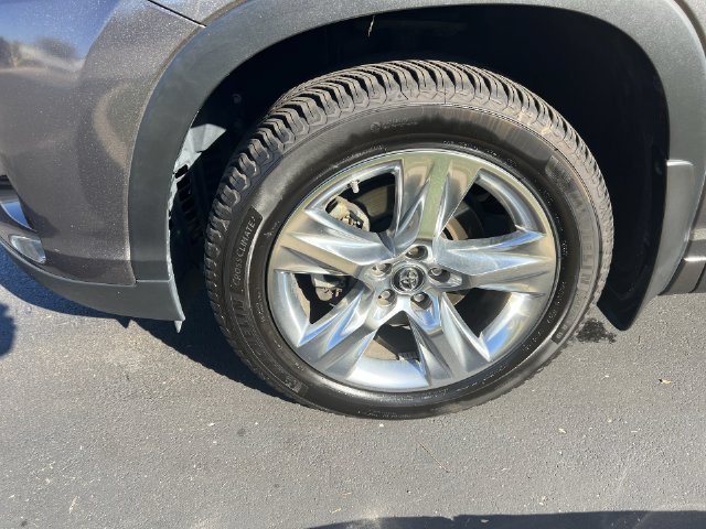 Used 2018 Toyota Highlander Limited AWD/4WD image 8
