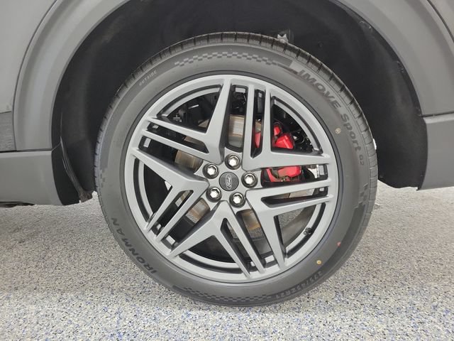 Used 2025 Ford Explorer ST-Line w/ ST-Line Street Pack AWD/4WD image 5