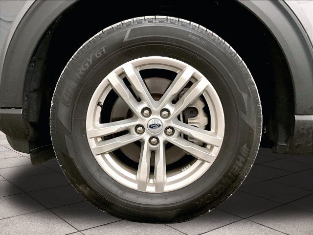 Used 2023 Ford Explorer XLT AWD/4WD image 8
