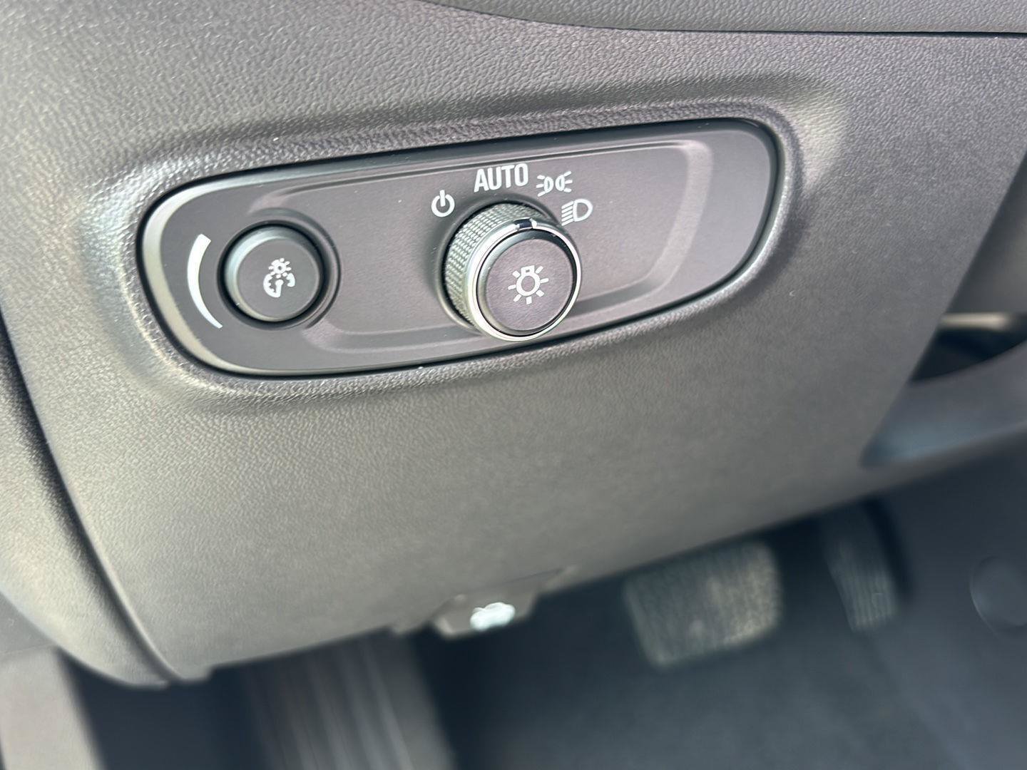 Used 2024 Chevrolet Equinox LT AWD/4WD image 19