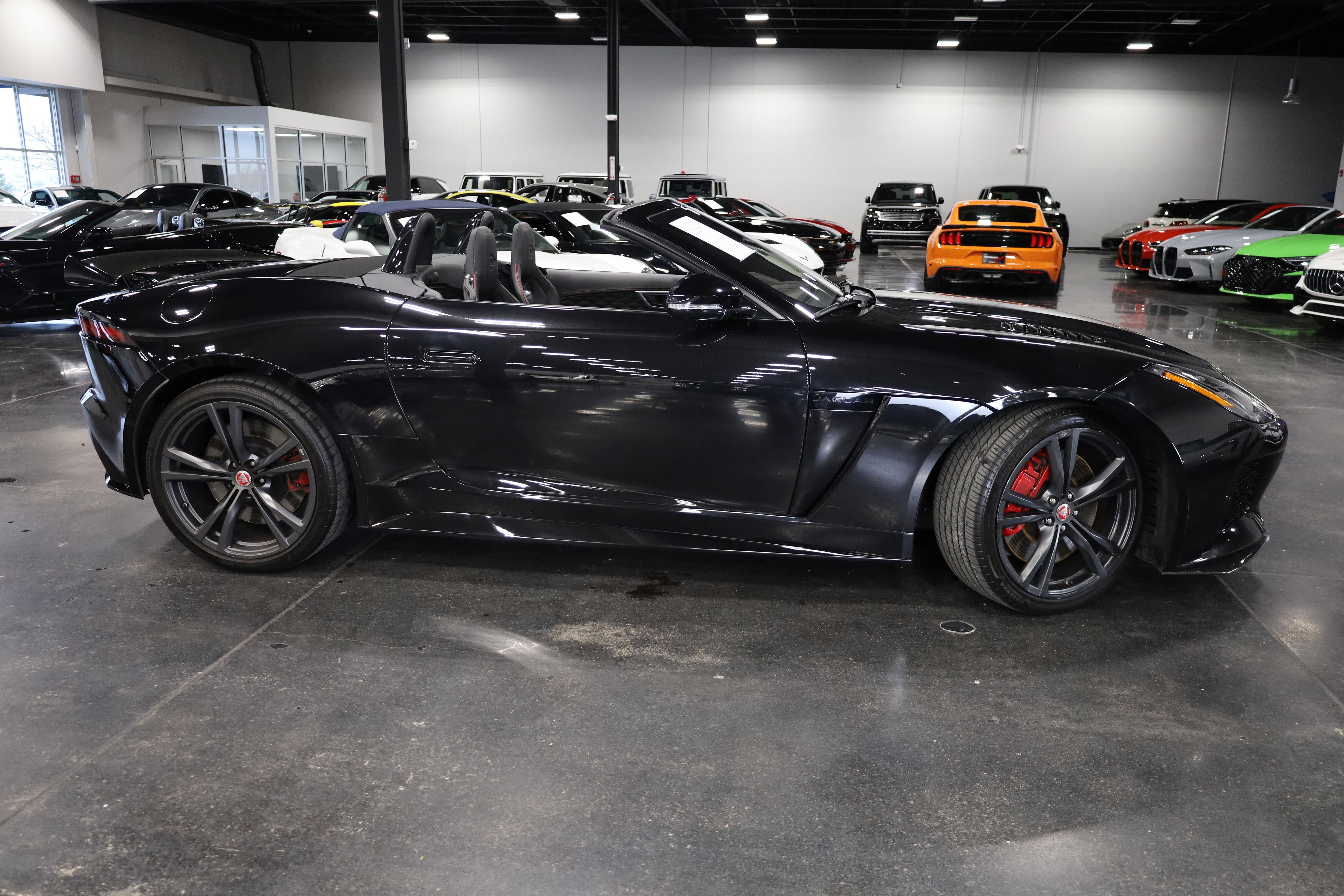 Used 2020 Jaguar F-TYPE SVR image 8