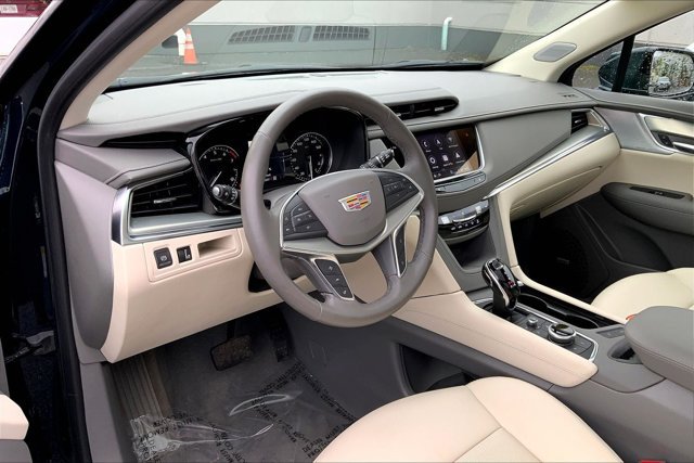Used 2025 Cadillac XT5 Premium Luxury AWD/4WD image 14