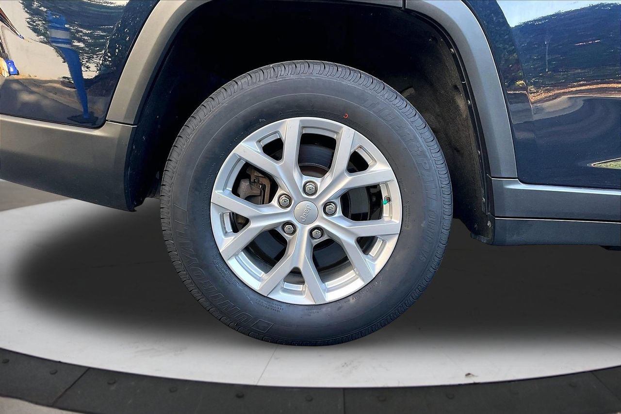 Certified 2023 Jeep Grand Cherokee L Limited AWD/4WD image 38