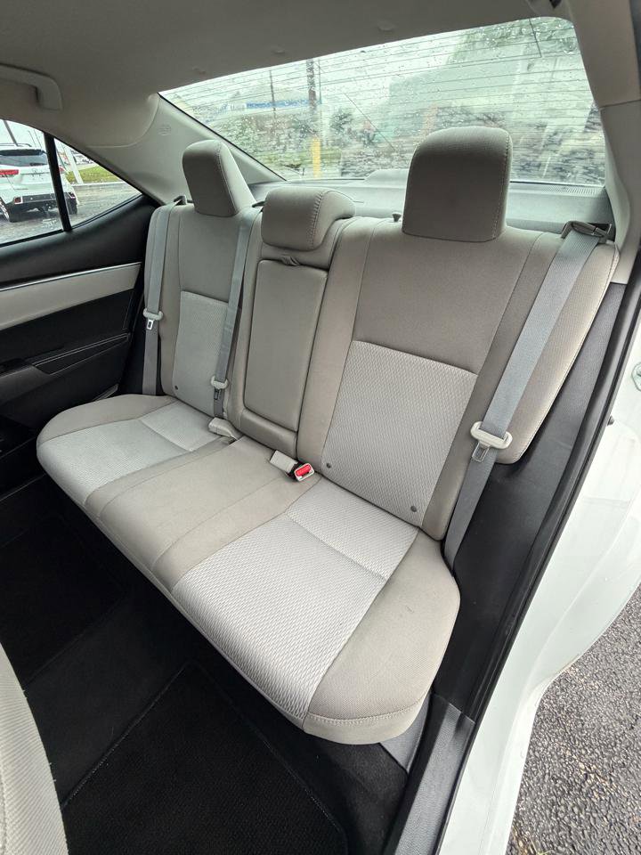 Used 2015 Toyota Corolla LE FWD image 12