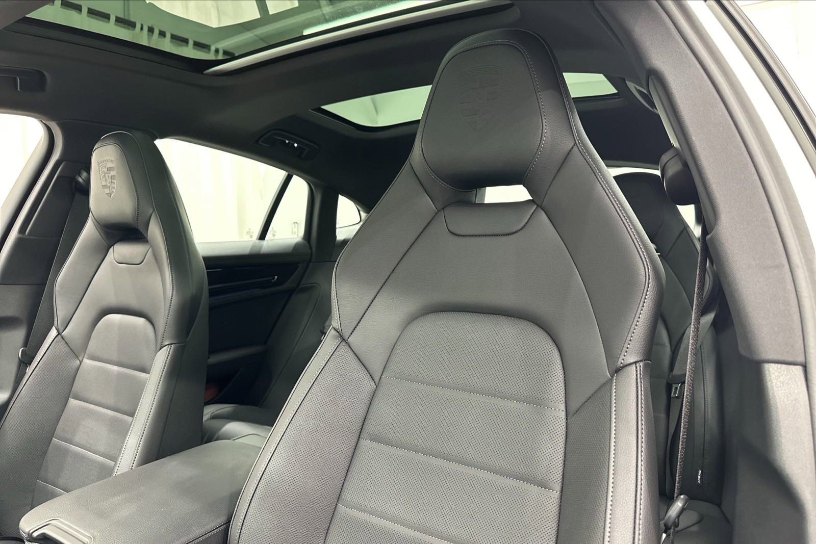 Certified 2024 Porsche Panamera 4 image 5