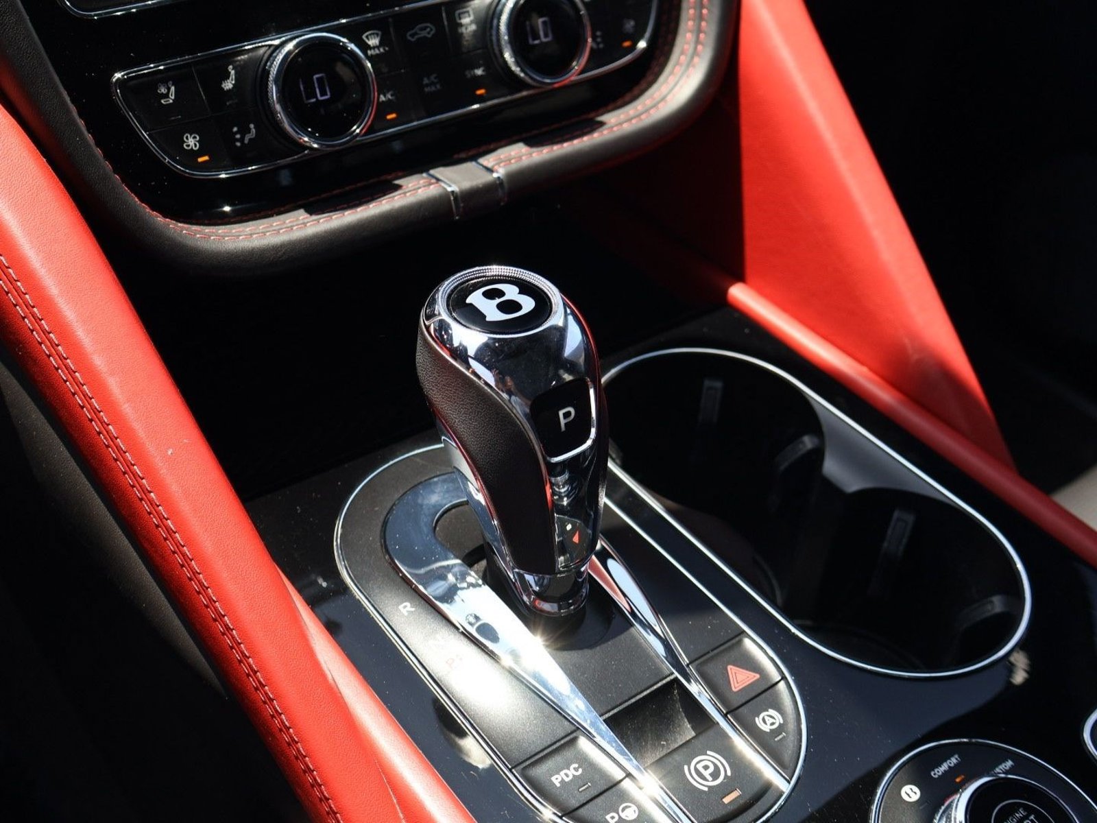 Certified 2022 Bentley Bentayga AWD/4WD image 15