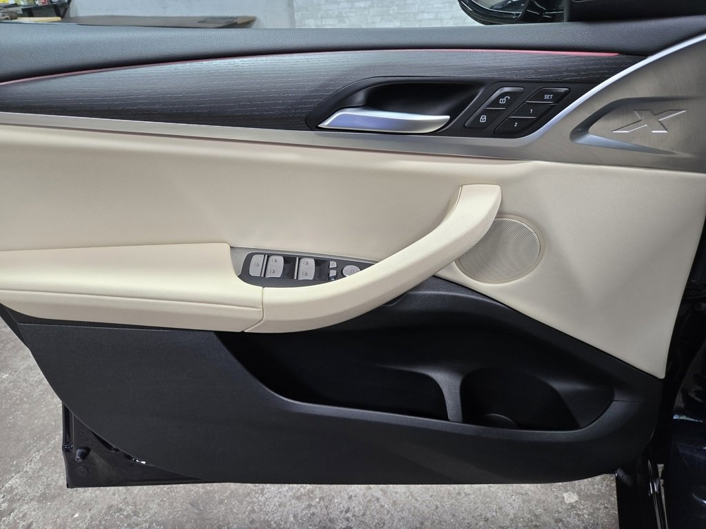 Used 2023 BMW X4 xDrive30i w/ M Sport Package image 7