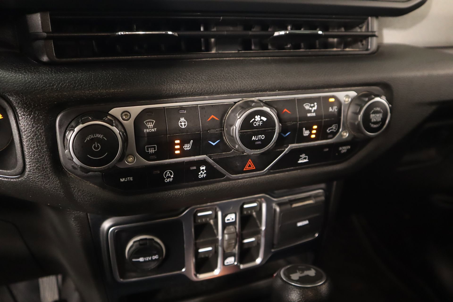 Used 2024 Jeep Wrangler Sport S image 7