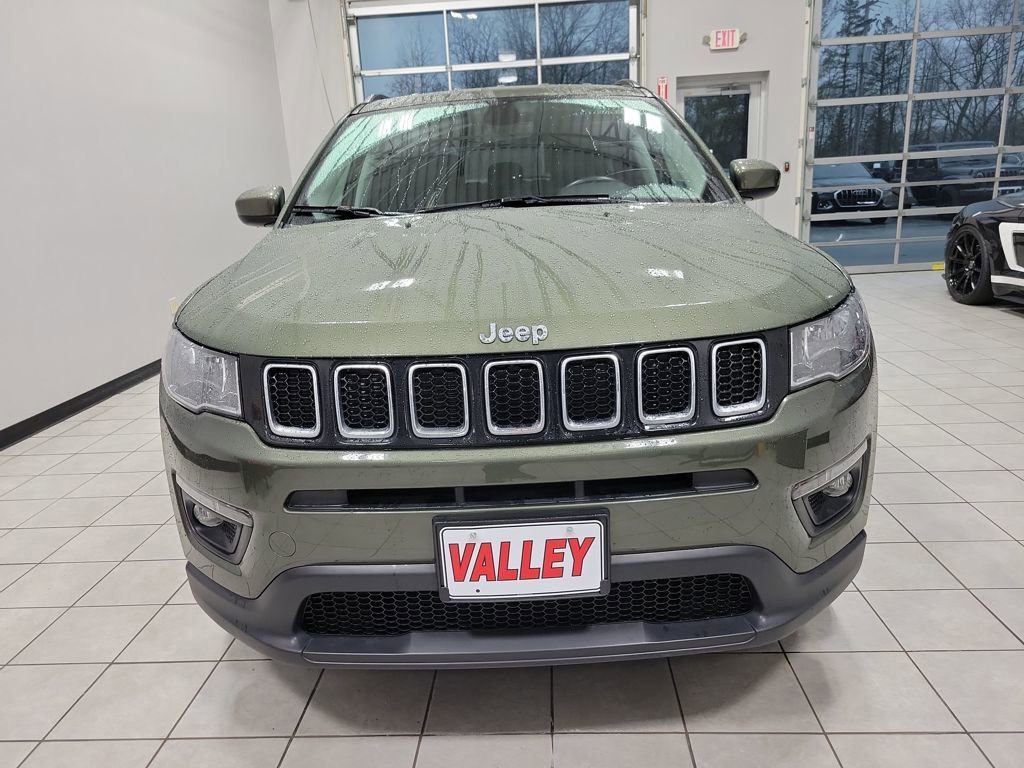Used 2019 Jeep Compass Latitude image 2
