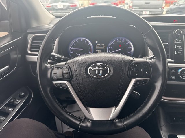 Used 2018 Toyota Highlander XLE image 25