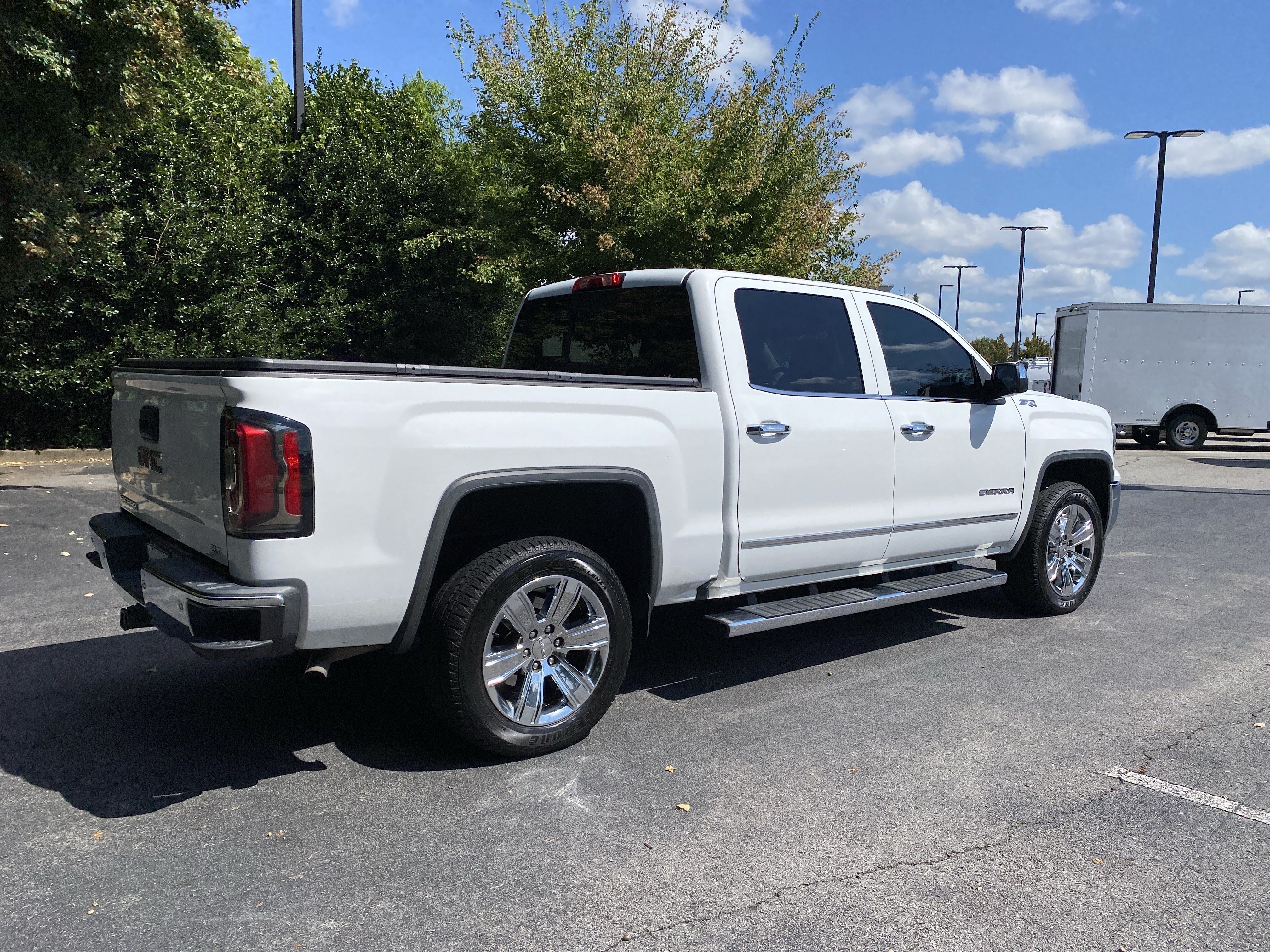 Used 2018 GMC Sierra 1500 SLT AWD/4WD image 9