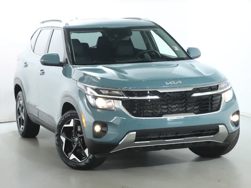 Used 2024 Kia Seltos EX AWD/4WD image 2
