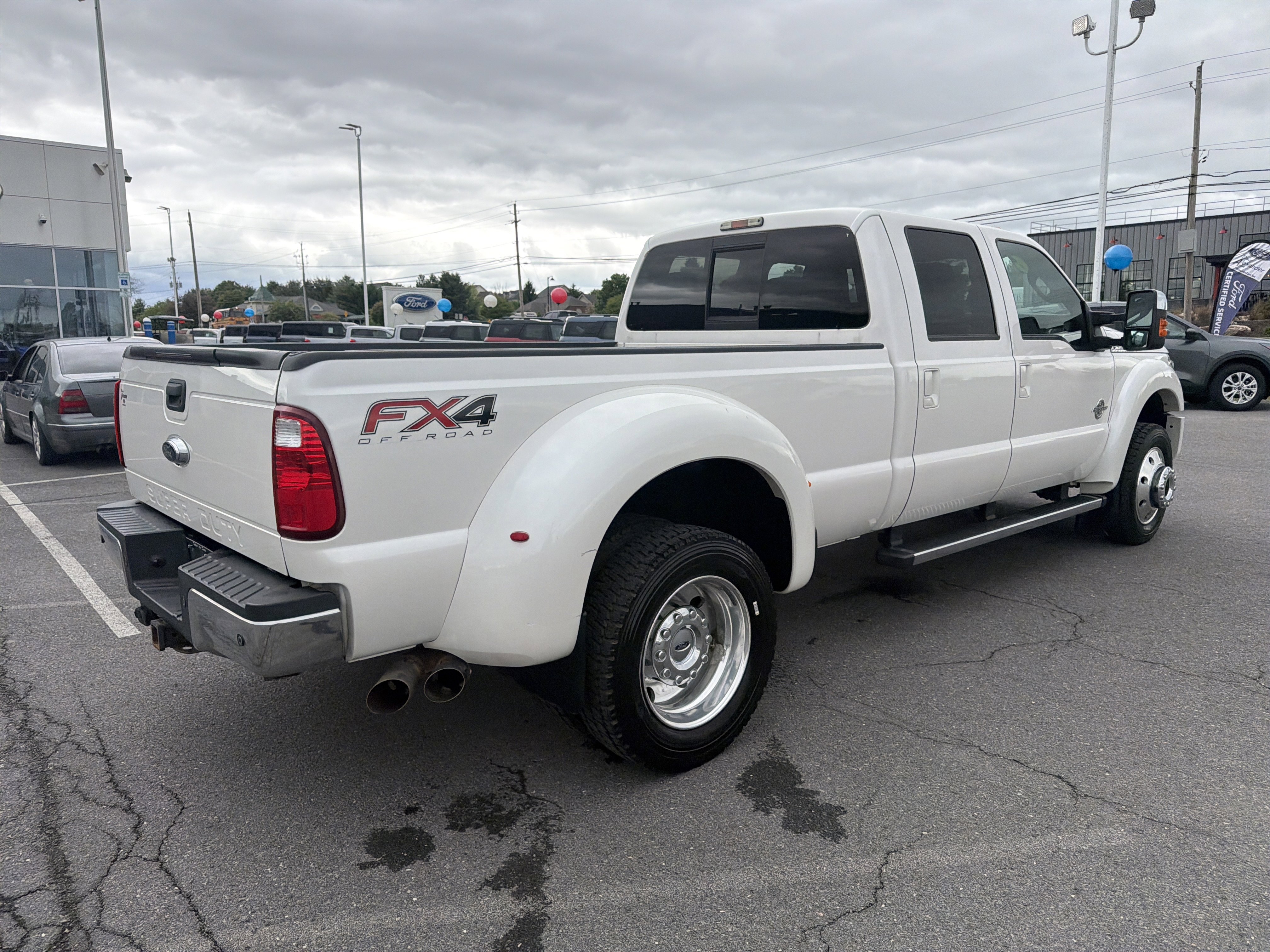 Used 2016 Ford F450 Lariat w/ Lariat Ultimate Package AWD/4WD video 3