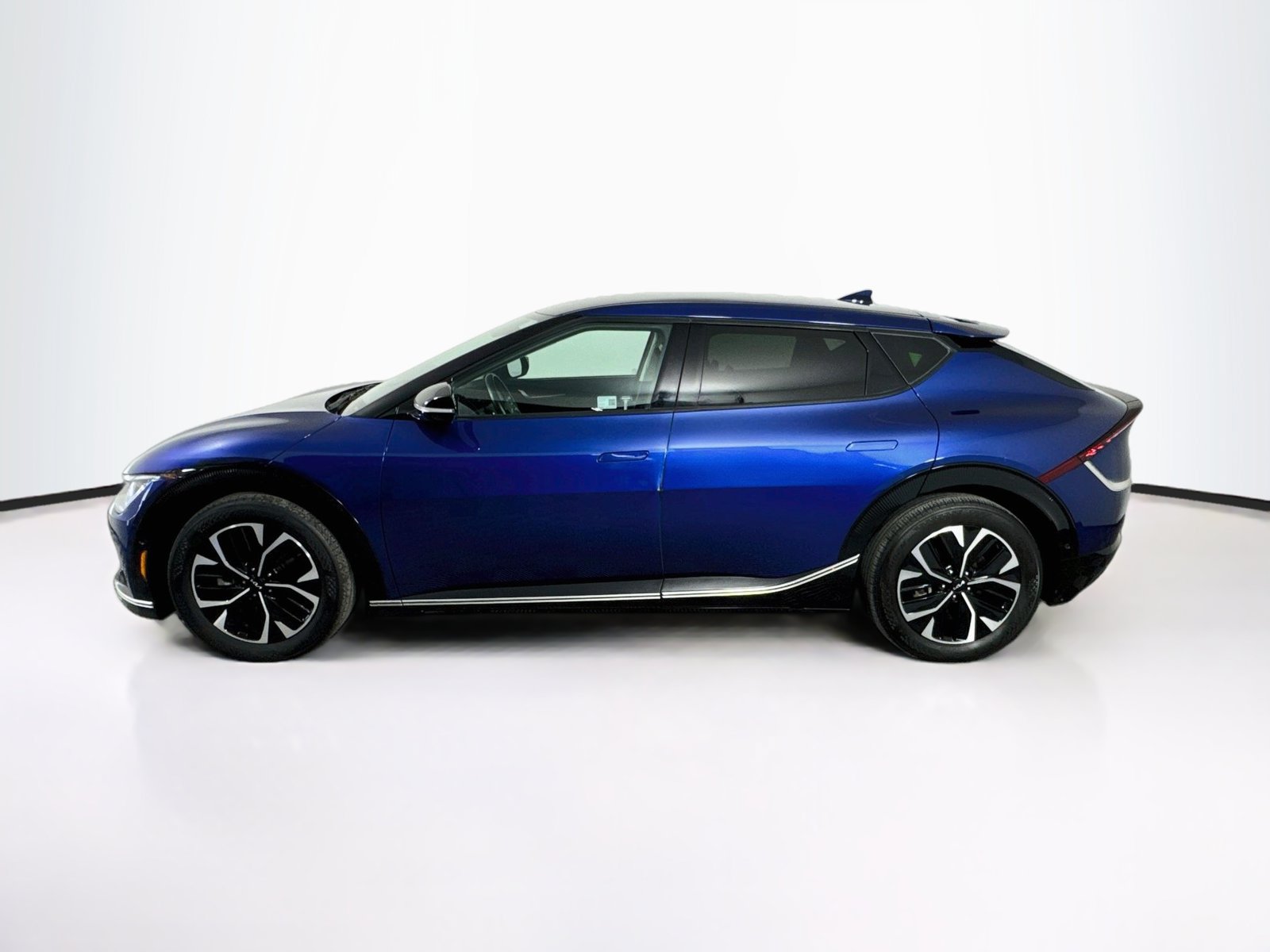 Used 2023 Kia EV6 Wind w/ Wind Technology Package AWD/4WD image 4