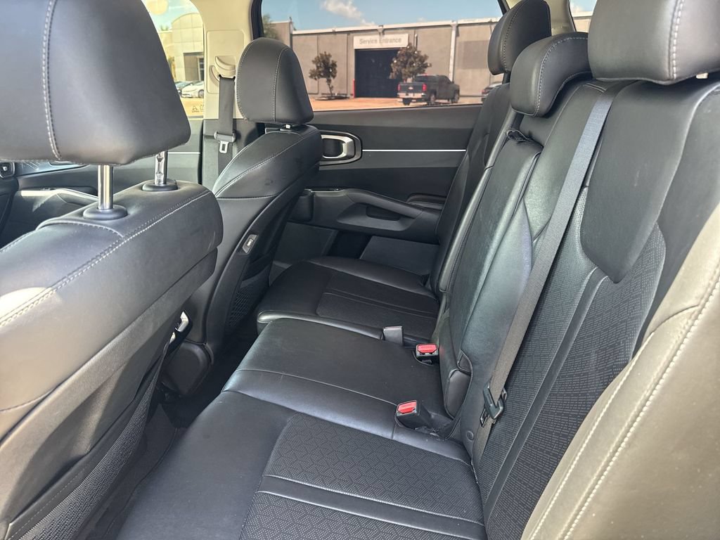 Used 2023 Kia Sorento S FWD image 29