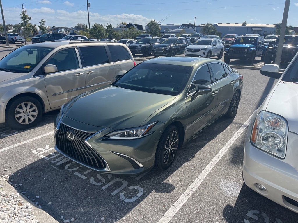 Used 2022 Lexus ES 350 w/ Premium Package image 2