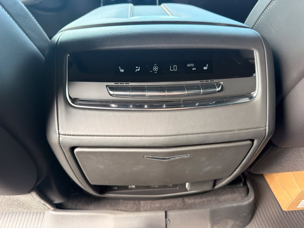 Used 2026 Cadillac Escalade V w/ LPO, ONYX Package AWD/4WD image 18