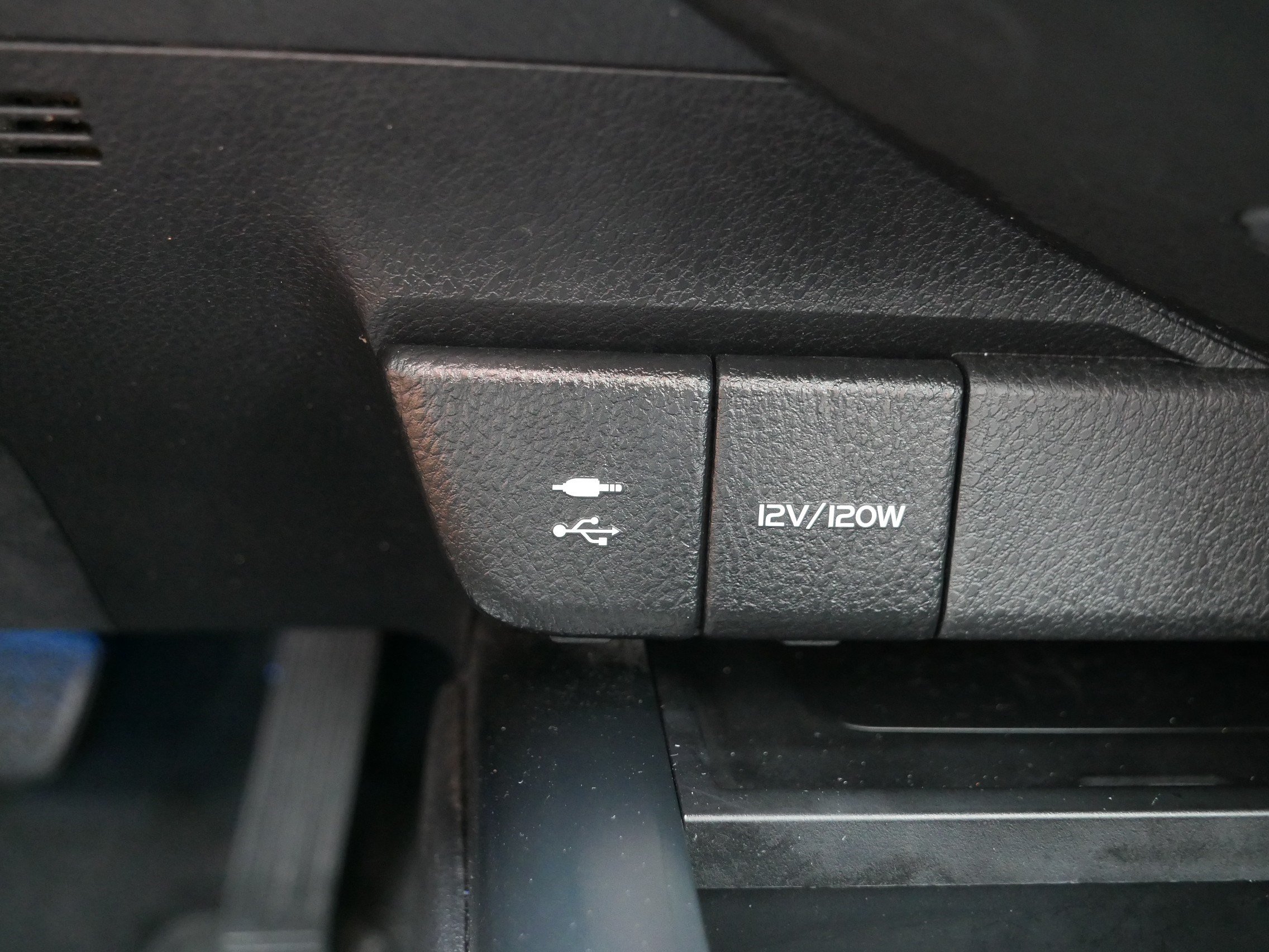 Used 2019 Toyota Camry XSE FWD image 33