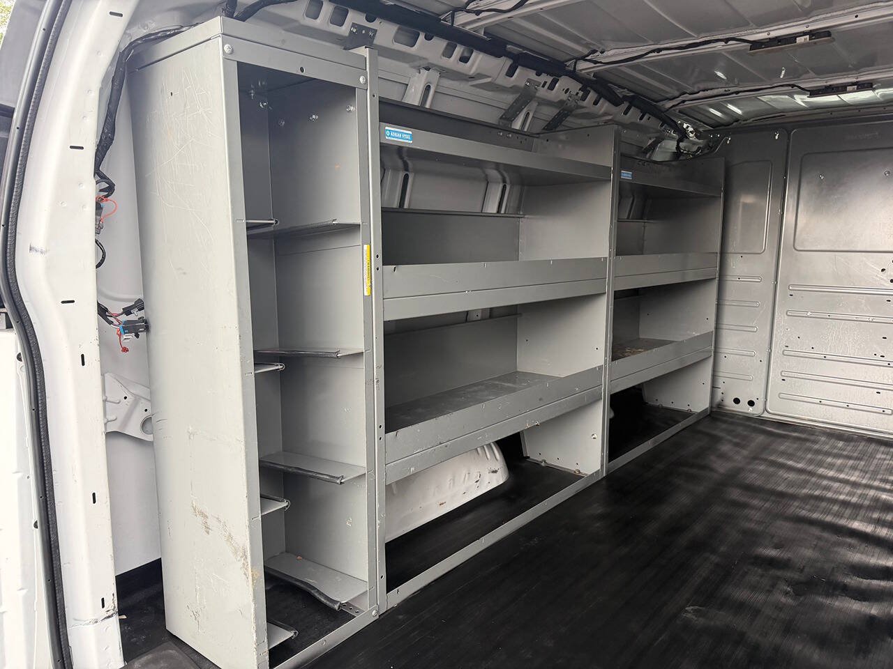 Used 2021 Chevrolet Express 2500 w/ Driver Convenience Package RWD image 8