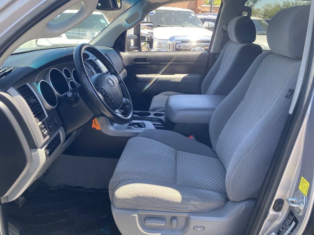 Used 2010 Toyota Tundra 4x4 CrewMax image 17