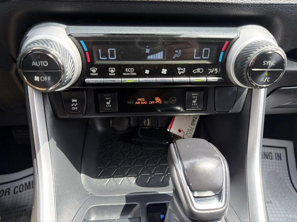 Used 2025 Toyota RAV4 SE AWD/4WD image 29