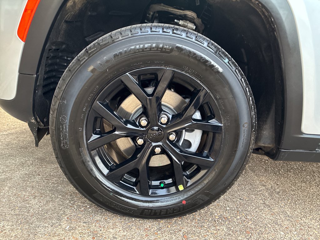 New 2026 Jeep Grand Cherokee Altitude AWD/4WD image 27