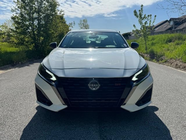 Used 2023 Nissan Altima 2.0 SR FWD image 3