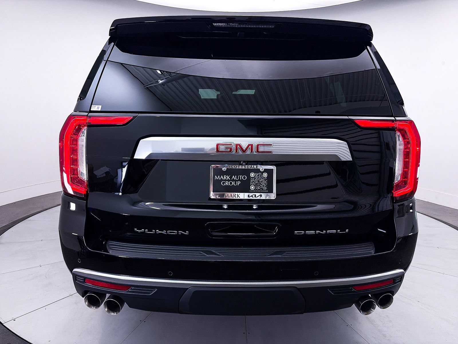 Used 2023 GMC Yukon XL Denali AWD/4WD image 15