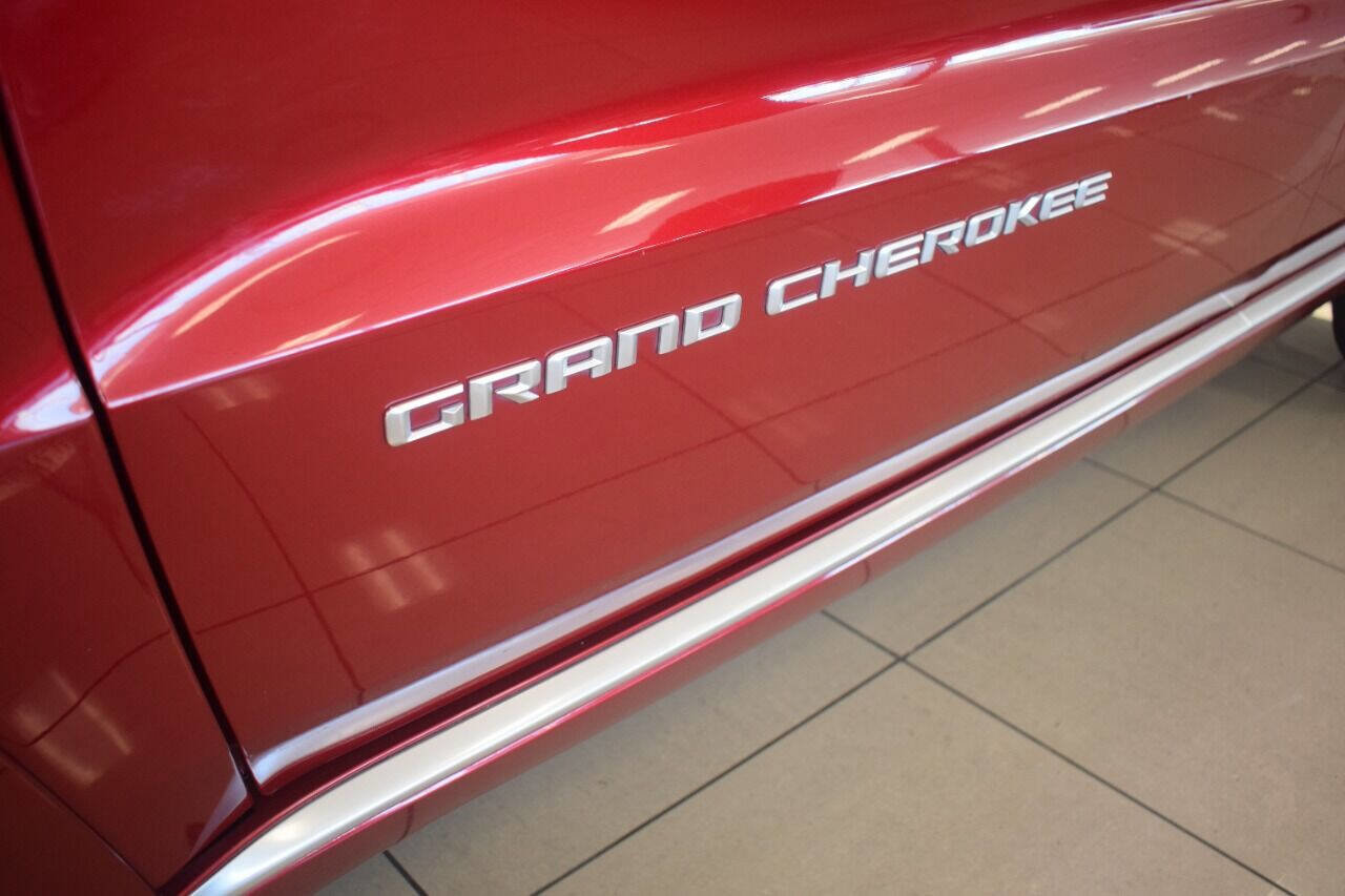 Used 2015 Jeep Grand Cherokee Summit w/ Platinum Series Group image 8