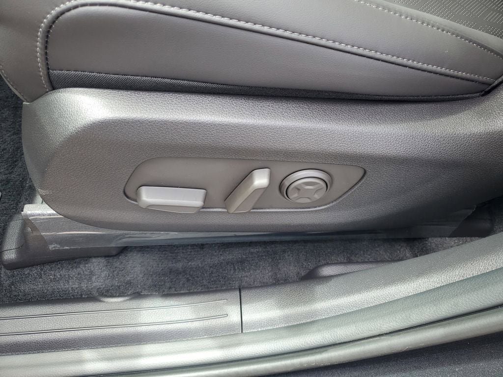 New 2026 Kia Carnival FWD image 7