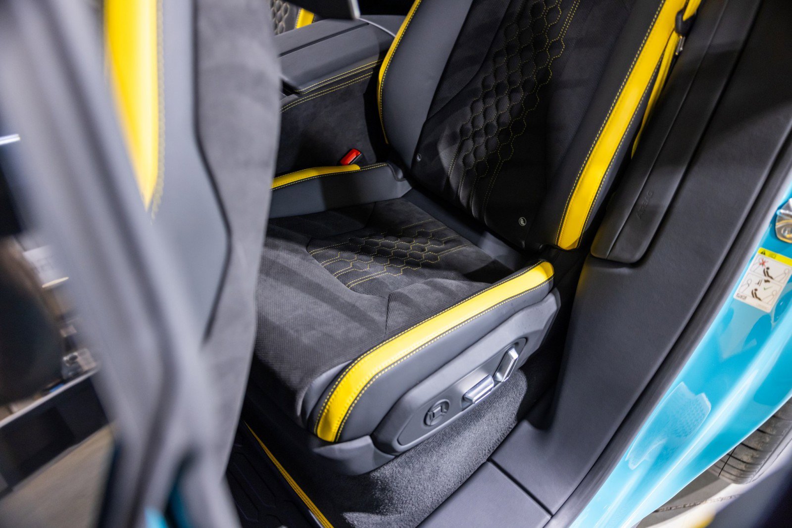 Used 2024 Lamborghini Urus S image 37