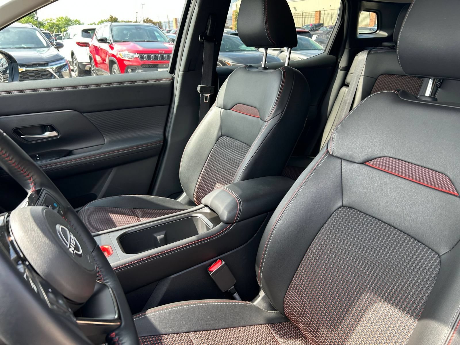 Used 2026 Nissan Kicks SR AWD/4WD image 31