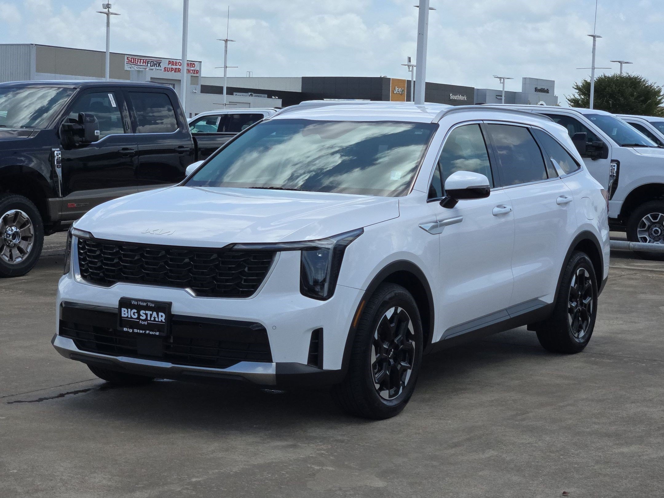 Used 2025 Kia Sorento S FWD image 10