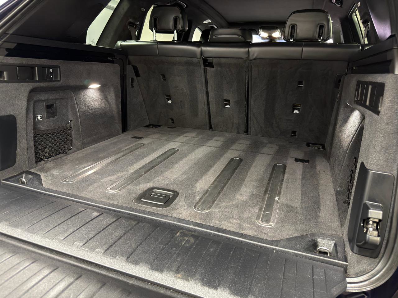 Used 2020 BMW X5 M50i w/ Executive Package image 40