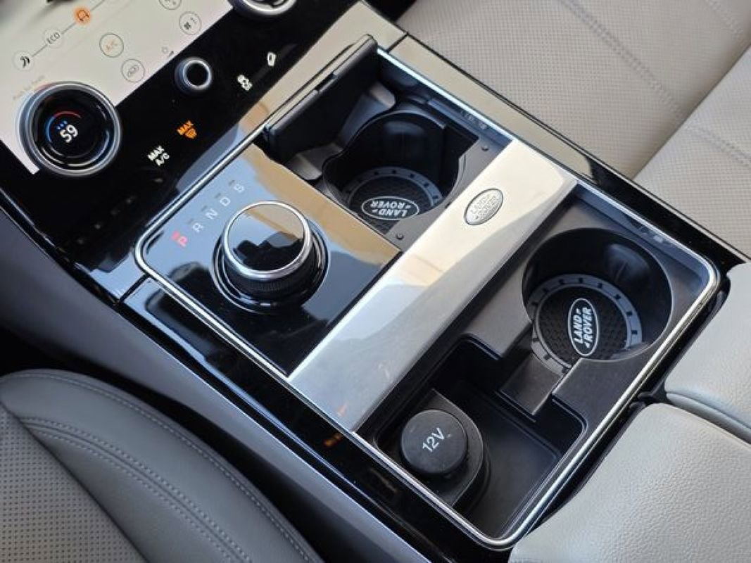Used 2018 Land Rover Range Rover Velar R-Dynamic SE image 16