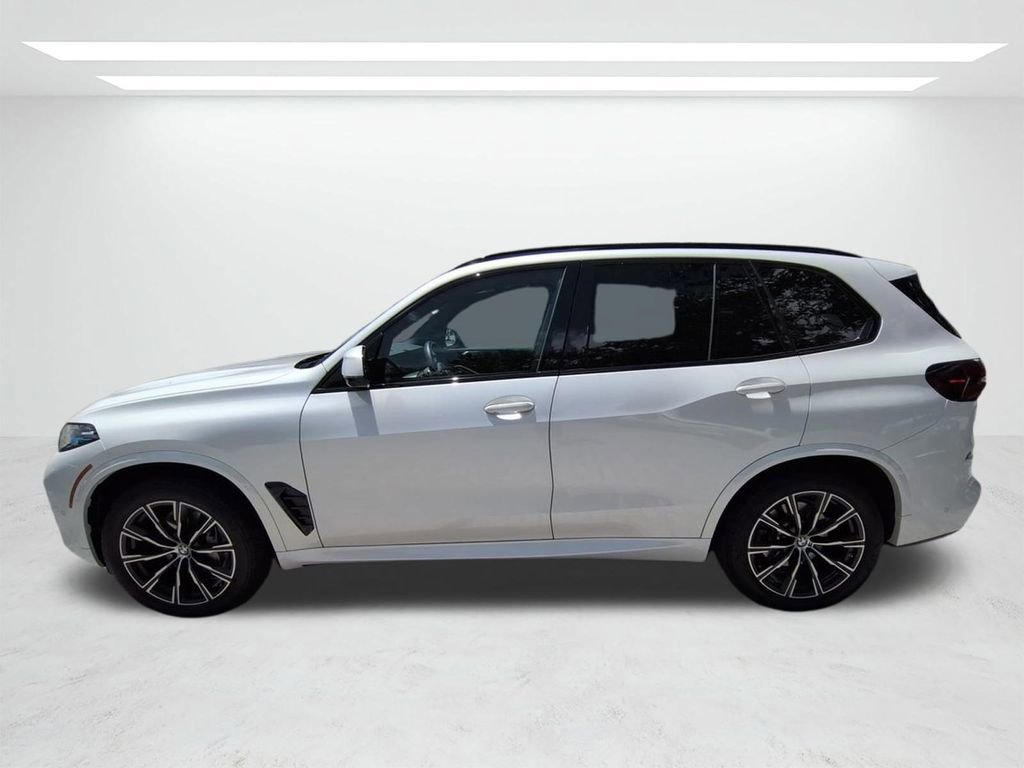 New 2026 BMW X5 xDrive40i w/ M Sport Package AWD/4WD image 7