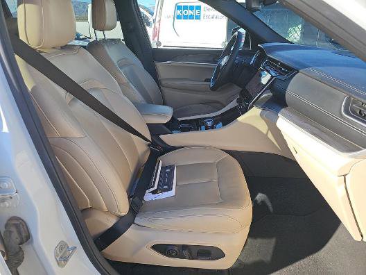Used 2023 Jeep Grand Cherokee L Limited w/ Black Appearance Package RWD image 24