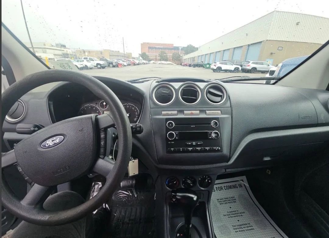 Used 2012 Ford Transit Connect XLT image 4