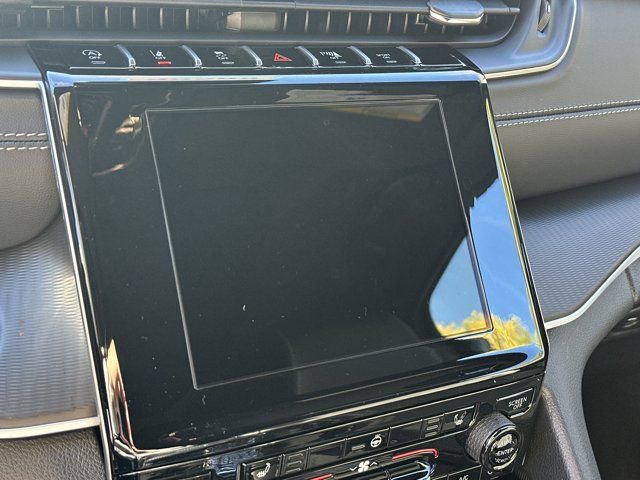 New 2025 Jeep Grand Cherokee L Altitude image 25